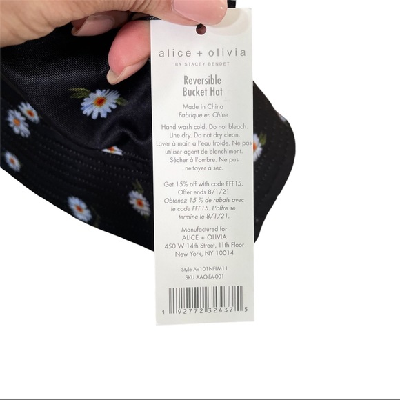 NWT Alice + Olivia by Stacey Bendet Reversible Bucket Hat - Picture 6 of 6